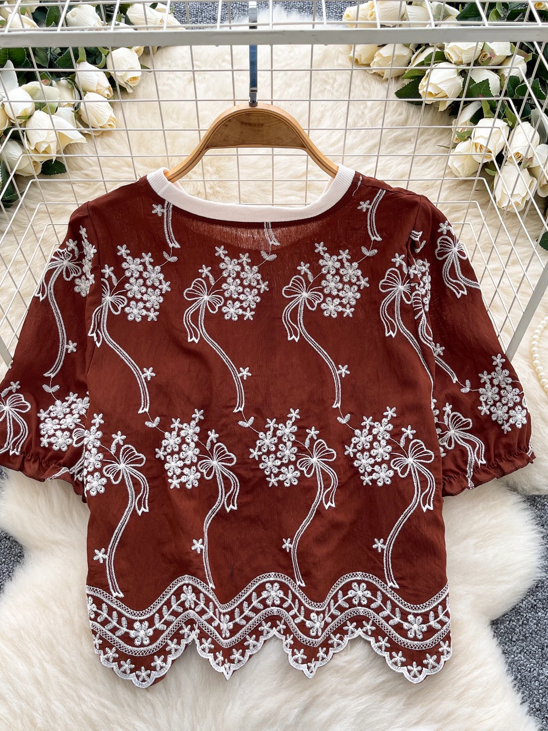 Retro Embroidered round Ne Bubble Sve ort irt Women's Korean Sle Commute Faion Summer Design Sense Asymmetrical ...