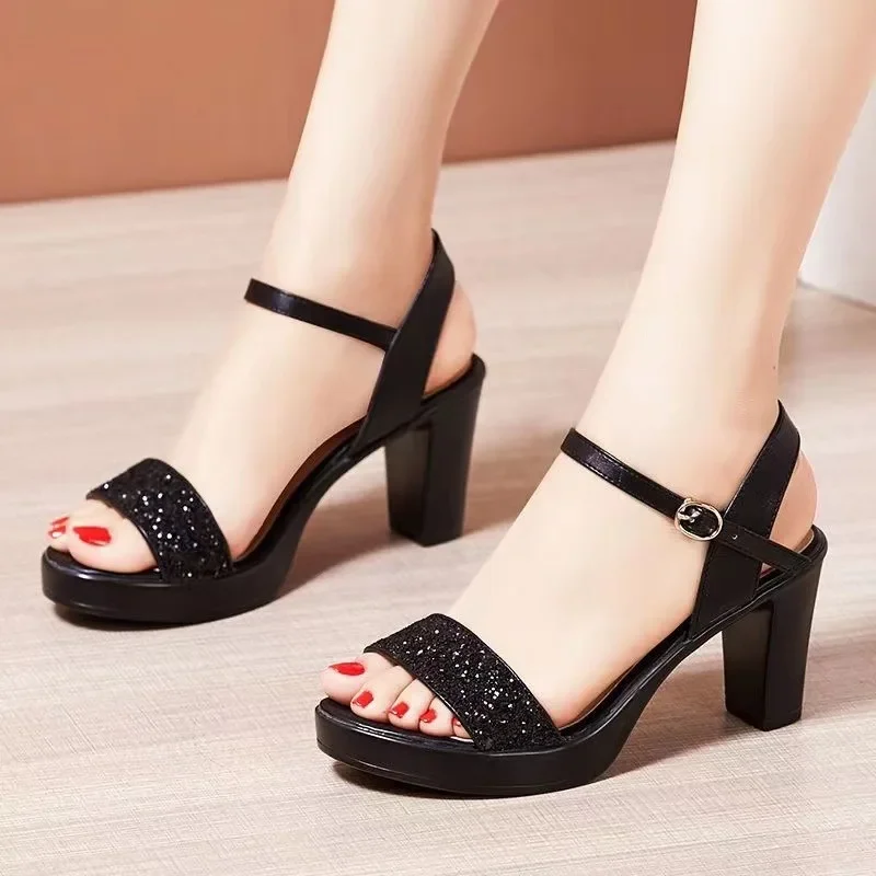 Sandalias de tacón alto para mujer, zapatos modernos de plataforma ostentosa con hebilla, informales, para fiesta, verano, 2024