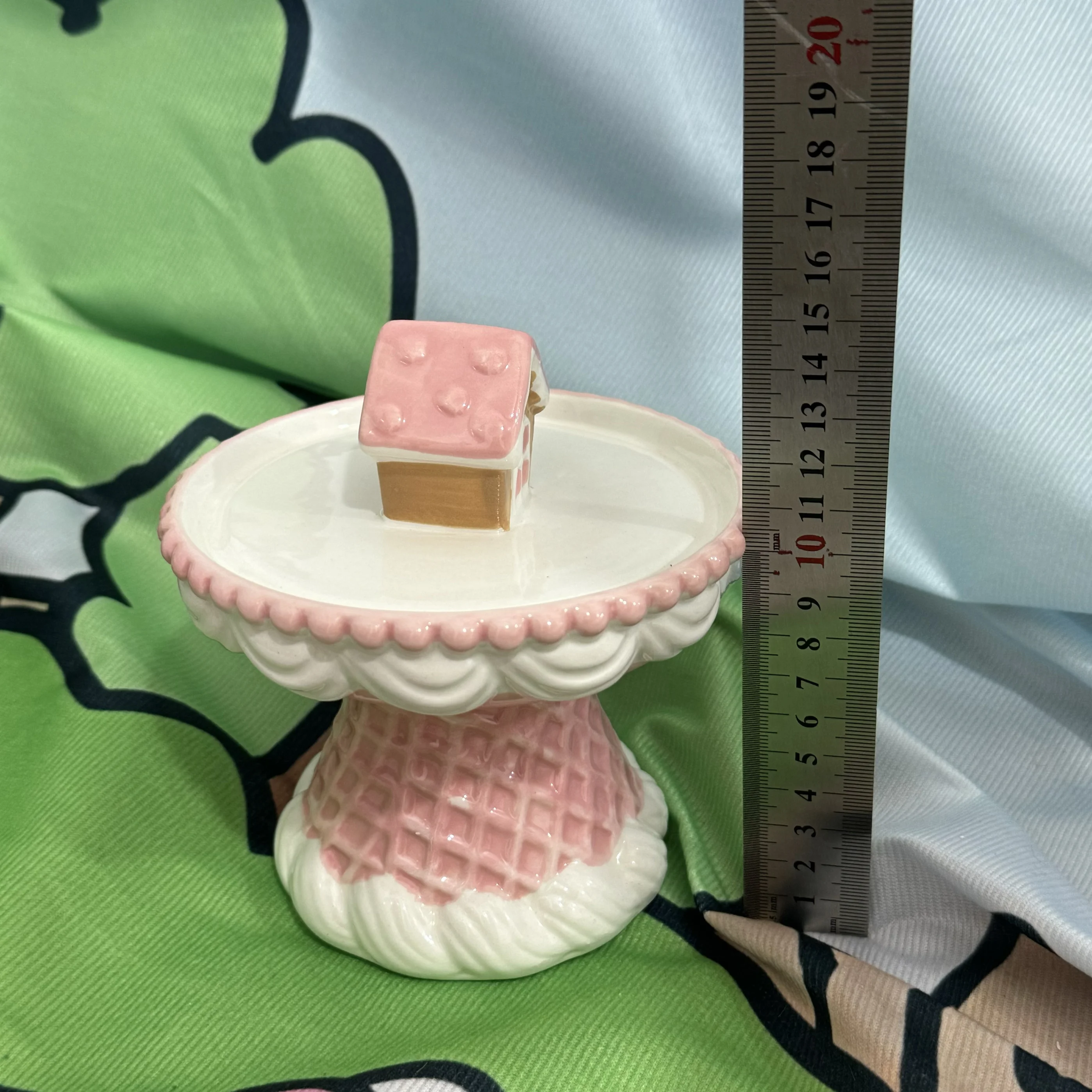 

Ceramic Ice Cream High-legged Jewelry Tray Creative Cartoon Cute Fruit Tray Household Desktop Decoration