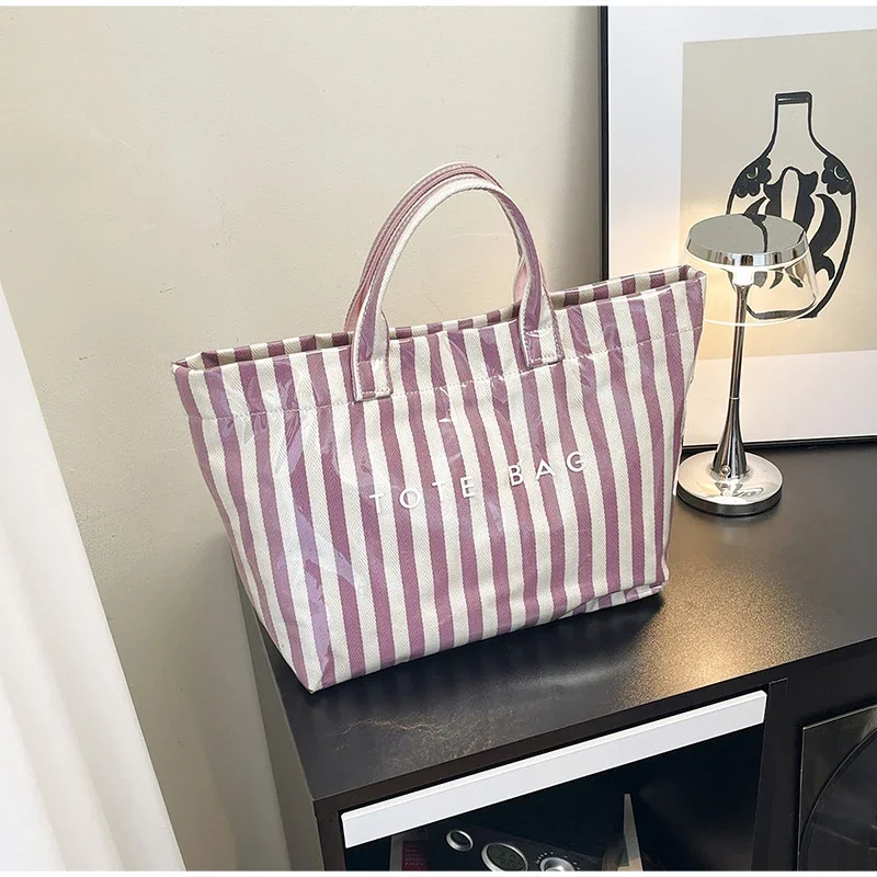 PVC-Tragetasche, wasserdichte modische Damen-Umhängetasche mit vertikalen Streifen, große Arbeitstasche mit Henkel, Shopper-Tasche – Detail 11