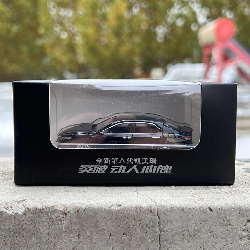 Camry-modelo de coche deportivo de aleación de gasolina híbrida de dos motores, juguetes de regalo, 1:64