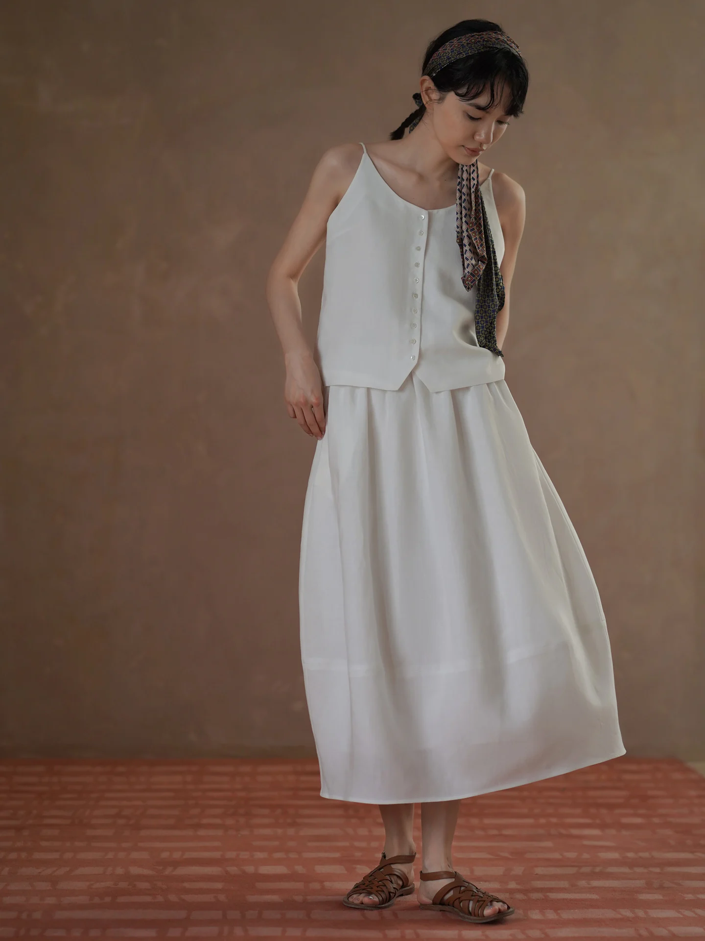 Hacikis barcelona conjunto de férias feminino linho fino legal cinta colete saia terno de duas peças commute sle botão elemento ajuste regular