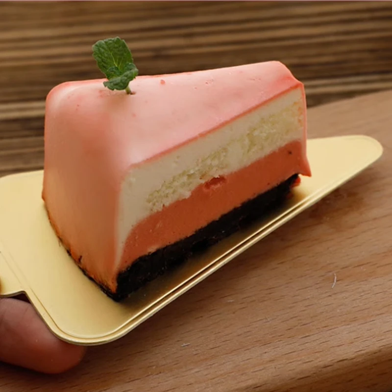 Golden or Silvery Cake Boards 100Pcs Mini Cardboard Base Mousse Cake Boards Dessert Display Tray Cake Plates for Cake Decorating