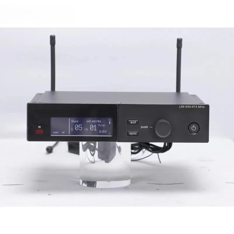 SLXD4 True Diversity UHF Microphone Wireless System with Metal Handheld 24-Bit Digital Audio and Rock-Solid  Peormance