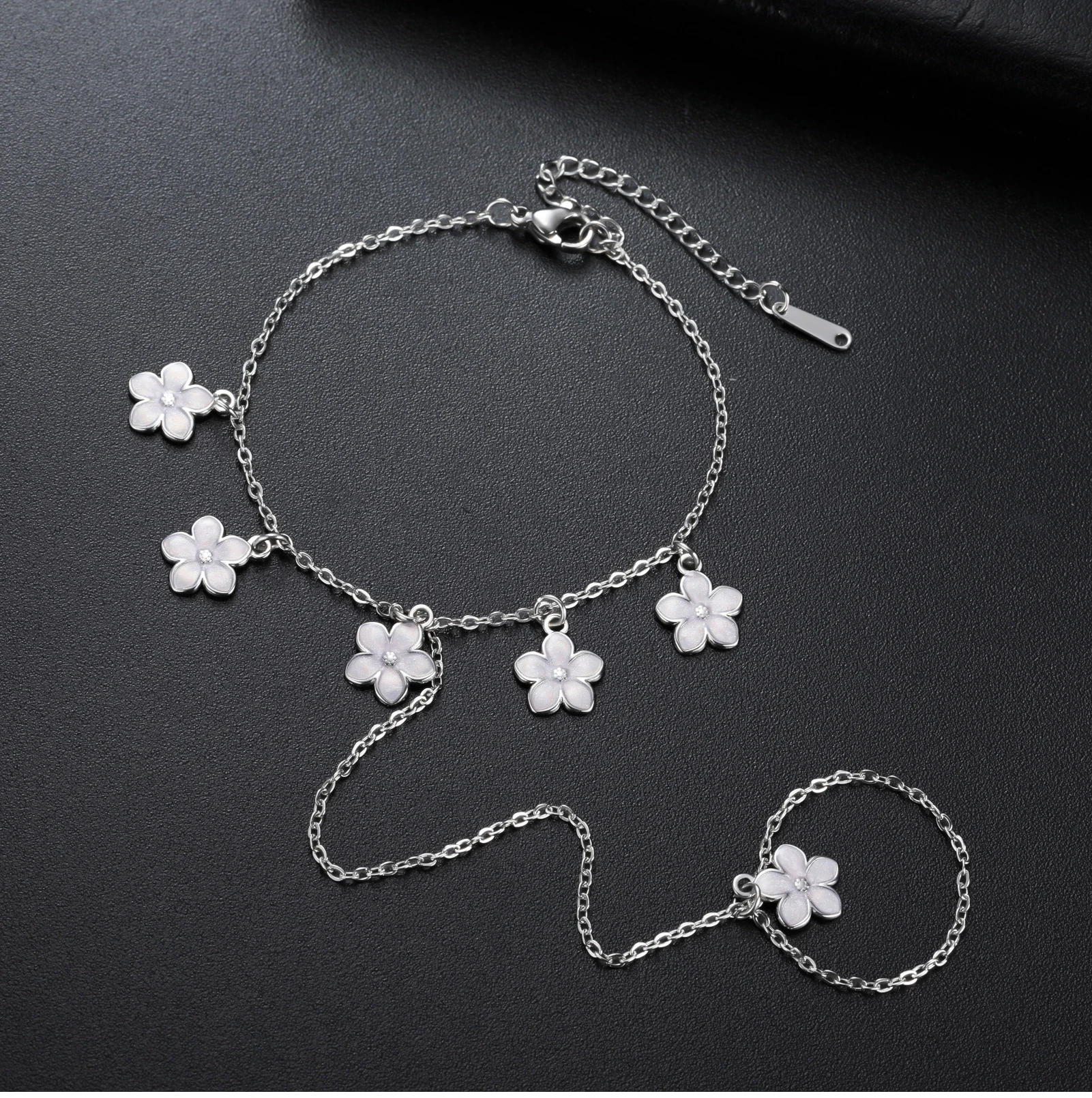 CoolTime Niedliche Armbänder aus Edelstahl mit rosa Blüten und Ring, zierliche Emaille-Sakura-Kette, verstellbar, Geschenk für Frauen – Detail 11