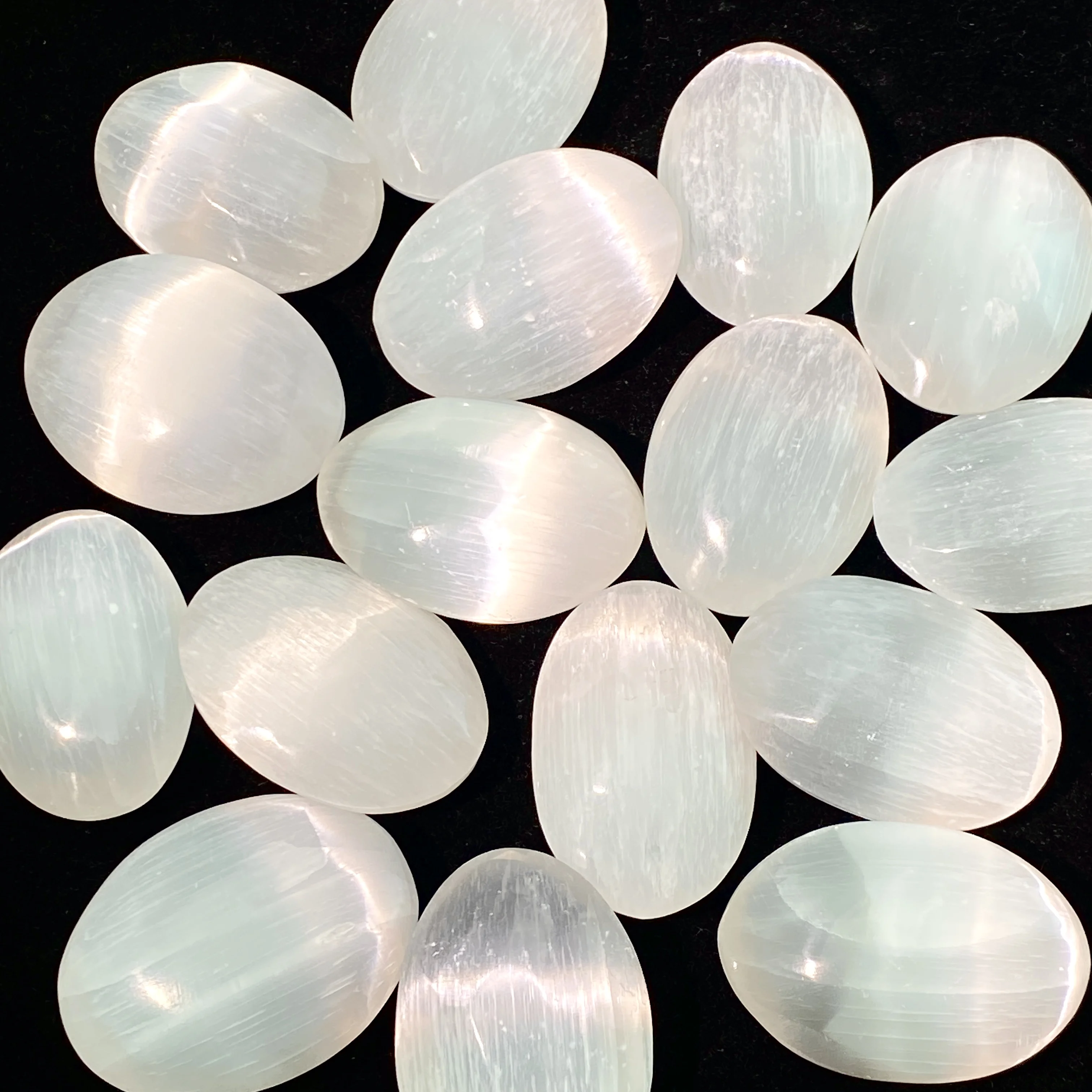 1PC High Quality Natural Selenite Palm,Birthday Gift,Men/Women Gift,Scene Decoration,Crystal Ornaments,Table Decoration.