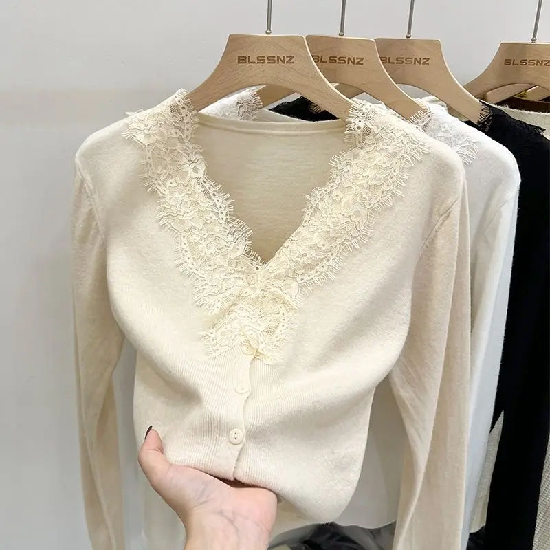 Lace Sweet Beauty Women 2024 Autumn Unique Chic Short Long-sleeved V-neck Top Slim Fit Chic Knitted Sweater Cardigan