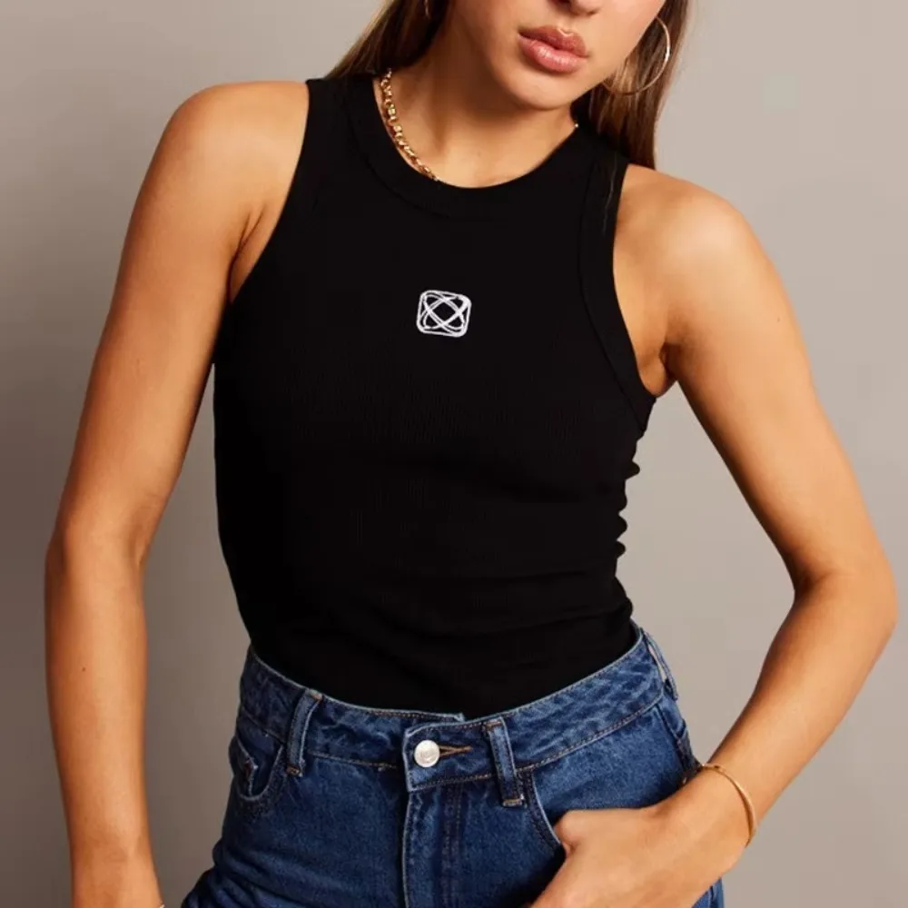 

Y2K Новая мода в стиле ночного клуба, пикантная летняя/осень с геометрическим узором и вышивкой, облегающая уличная женская короткая майка с круглым вырезом