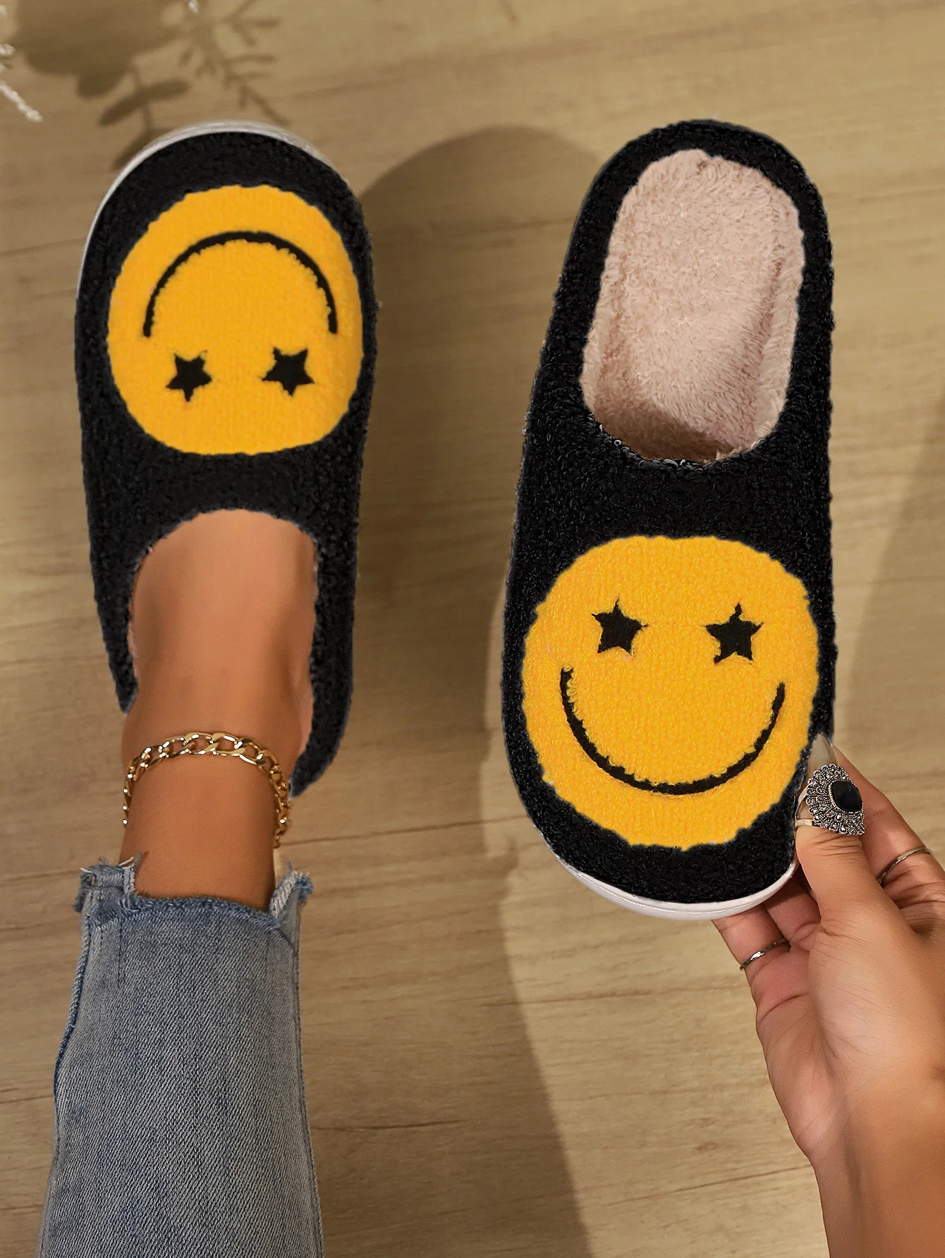 Women's Winter Slippers New Halloween Cartoon Star Eyes Smiling Face Indoor Warm Plush Slippers