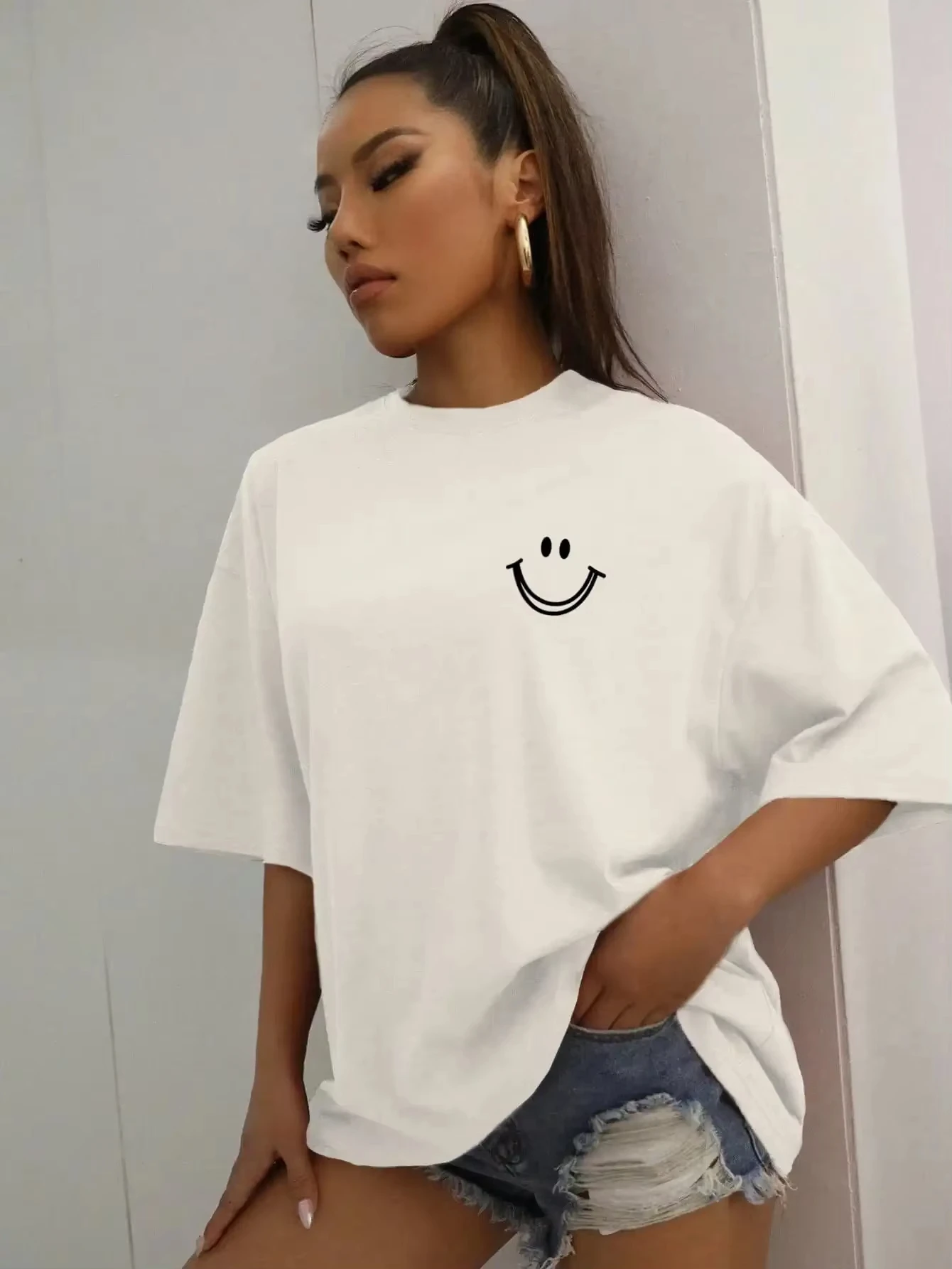 Women T-shirt Smiley Face Graphic Tees Summer Loose Black Short Sleeve O-Neck Casual Tops Streetwear