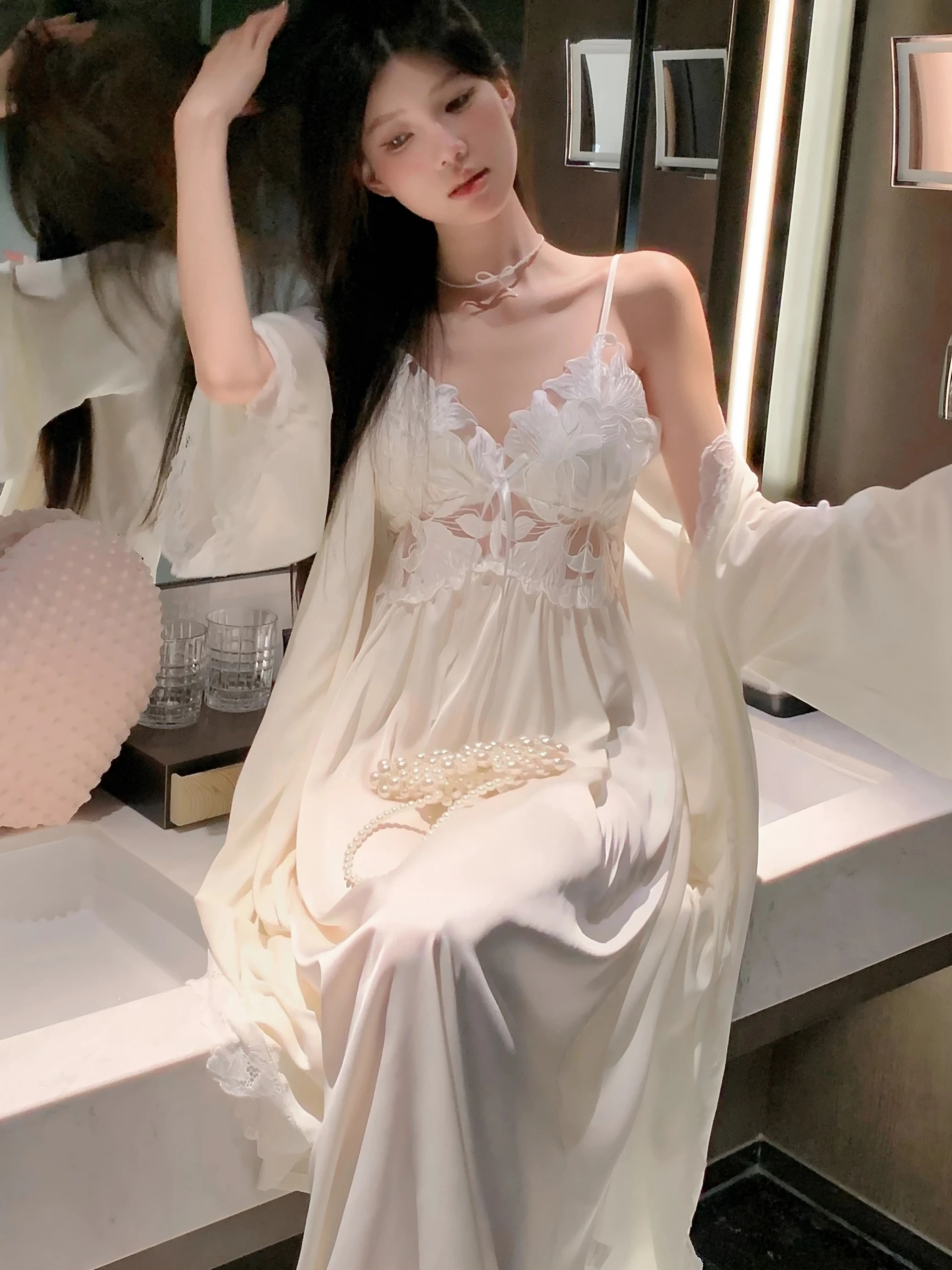 chemise-de-nuit-sexy-en-soie-et-dentelle-victoria's-avec-bretelles-vetements-d'interieur-manches-longues-col-en-v-douce-sans-couture-convient-a-toutes-les-saisons