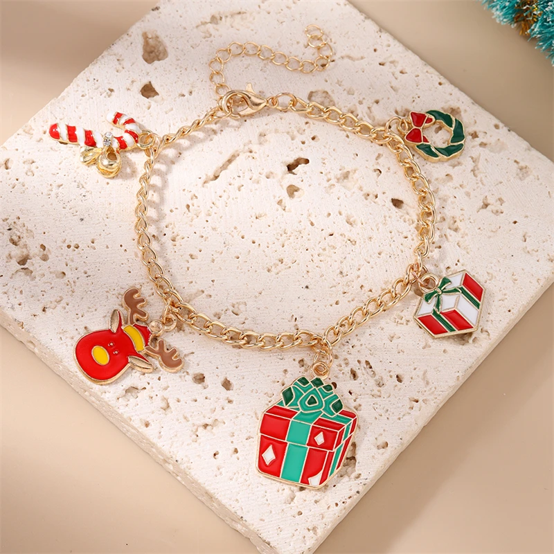 Modisches Weihnachtsarmband für Damen, Metallarmband mit Weihnachtsmann-, Baum- und Rentier-Anhängern, Mädchenarmband, Neujahrsfest-Schmuck, Geschenkidee – Detail 5