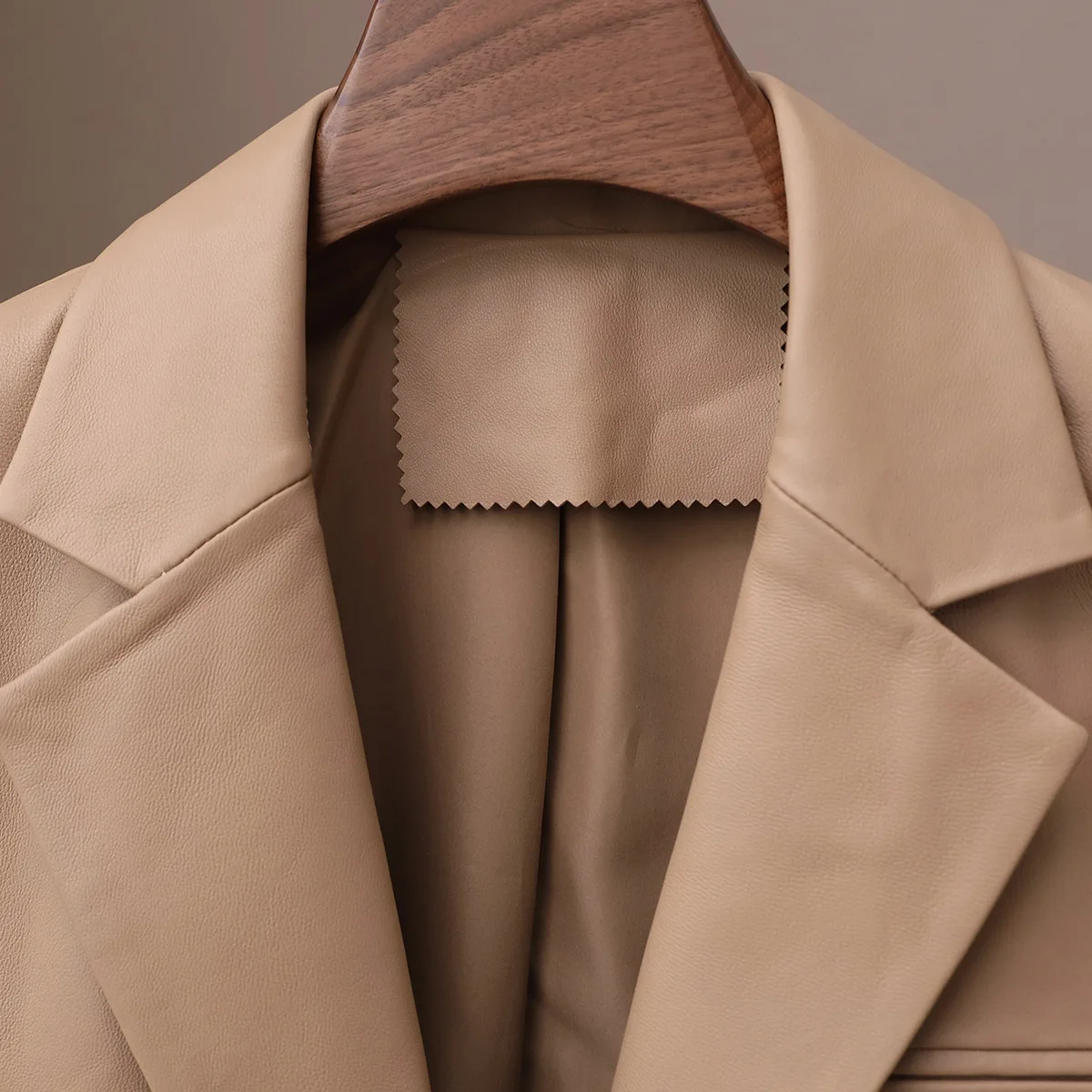 Рисунок 6 - 2025 Новая куртка из натуральной овчины