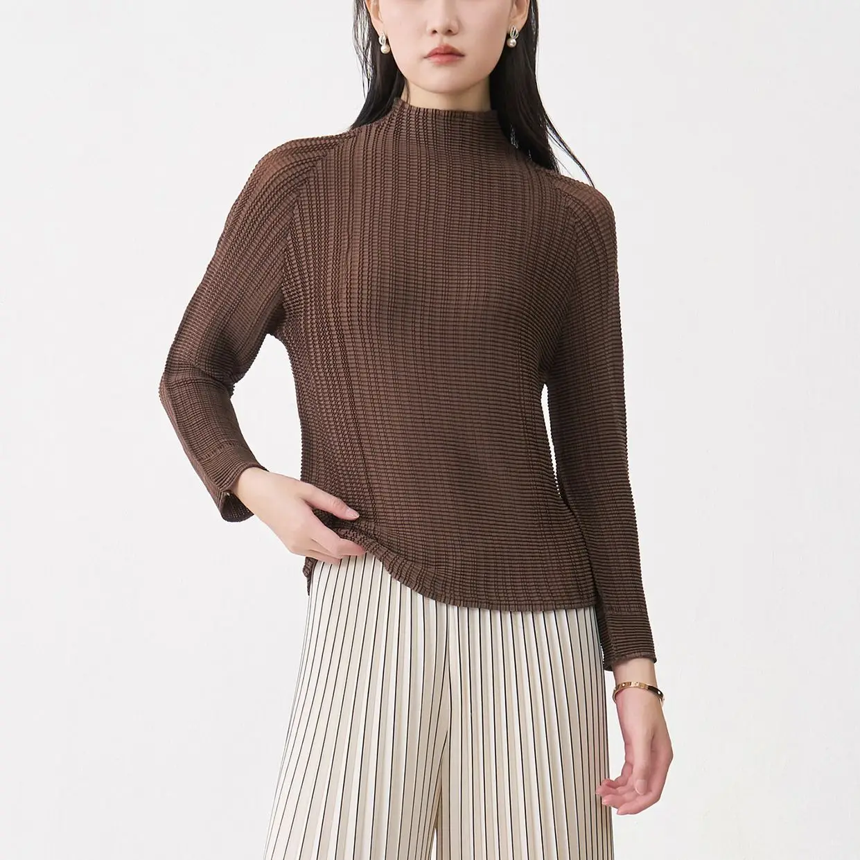 

Miyake Fold 2025 New Long Sleeve T-shirt for Women with High Quality and Folded Bottom Shirt, Autumn Women's Fashion Top