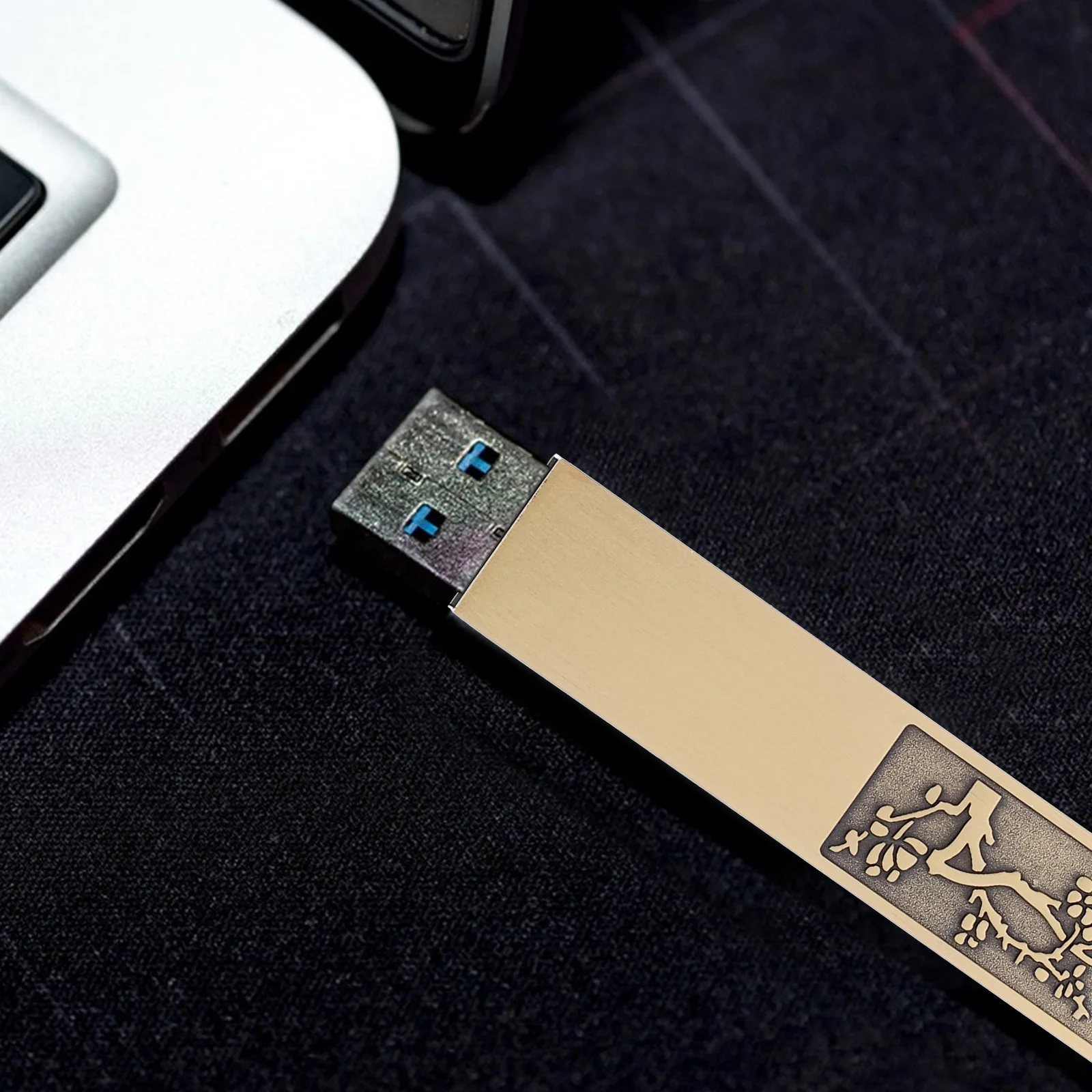 

4 Pcs Thumb Drive USB Flash Case Disk Protector Data Zinc Alloy Protective Shell