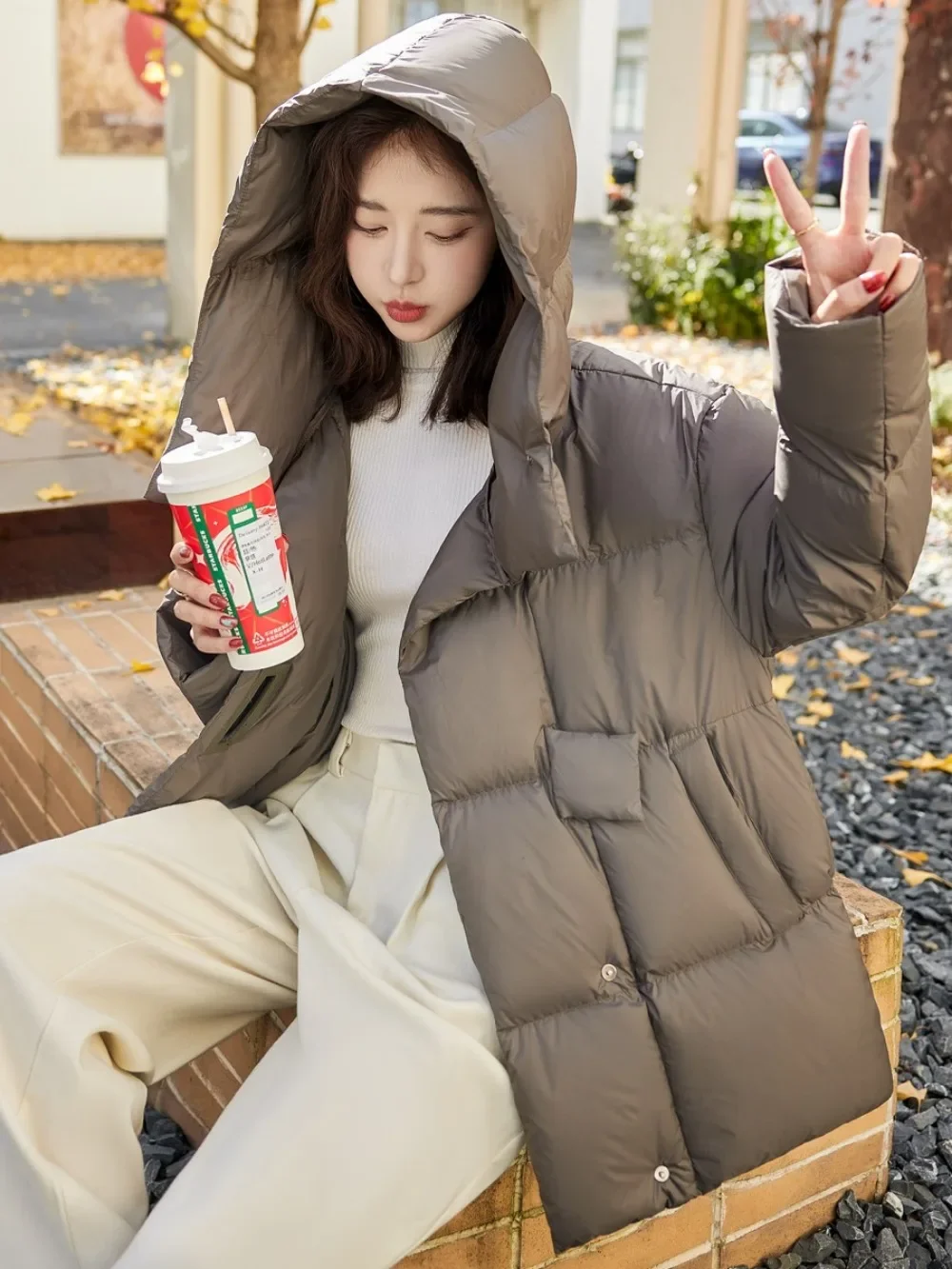 White Duck Down Jacket Women 2024 Fashion Female Winter Thick Warm Fluffy Parkas Loose Oversized Puffer Coat Outwear