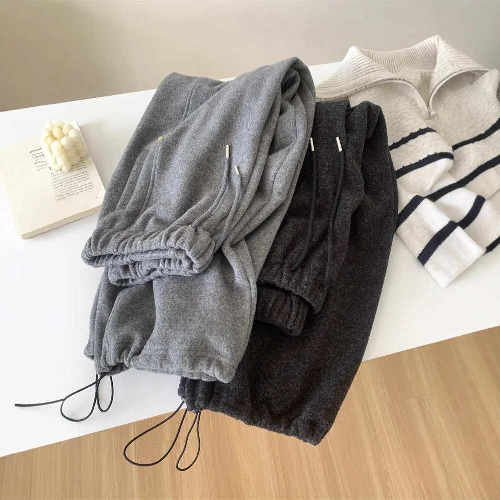 Calça de perna reta de veludo cinza escuro para mulheres forrado de lã quente jogger calças casuais em dois sentidos inverno