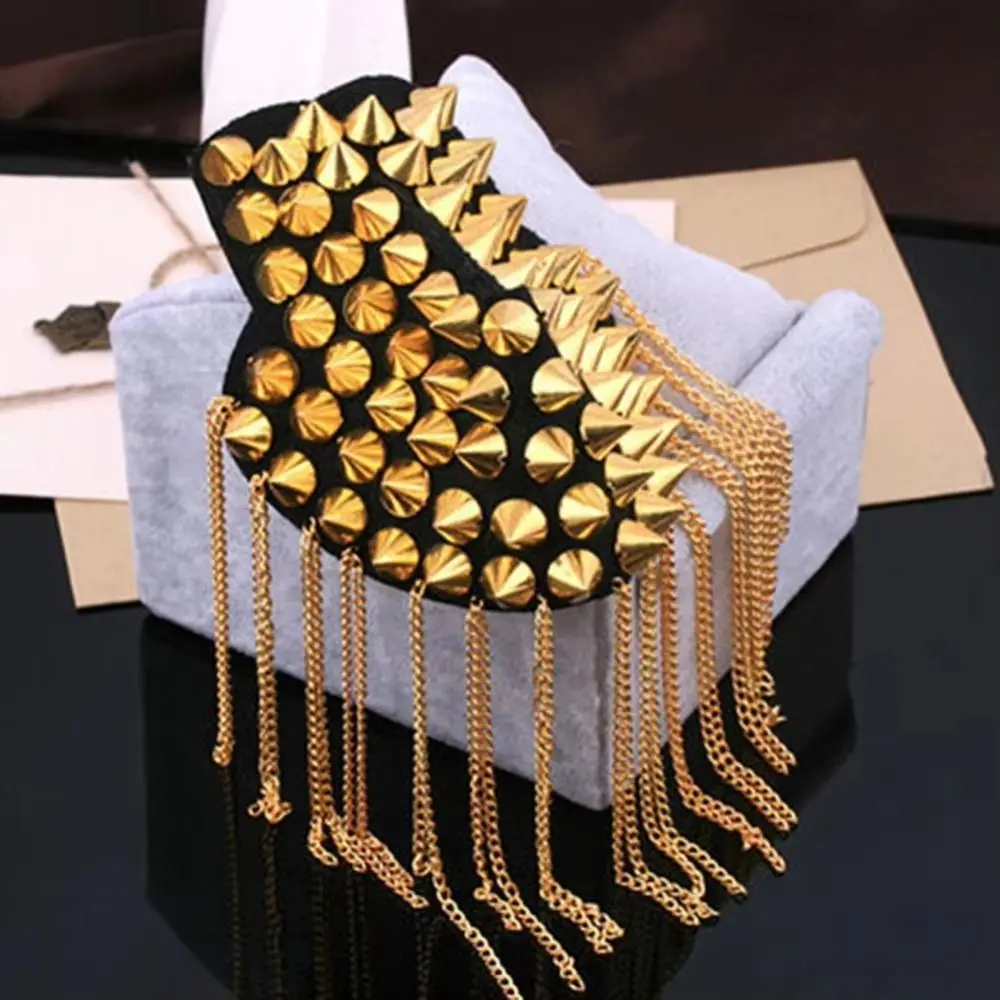 Exquisite Pin Club Tassel Chain Epaulette Cool Breastpin Rivet Shoulder Badges Crystal Shiny Jacket Vintage Brooch Women