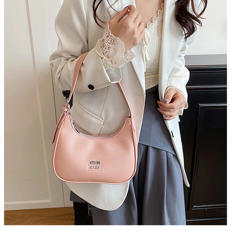 

2025 Letter Print Shoulder Bag, Autumn Winter Crossbody Purse for Women, Niche Design Tote, Fashion Day-to-Night Bag