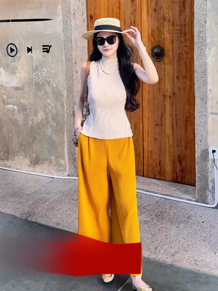 

Summer Fashion Yellow Pants White Sleeveless Slim Fit Crease Set Three-Zone Artistic Creativity Women's Polyester Two-Piece Suit