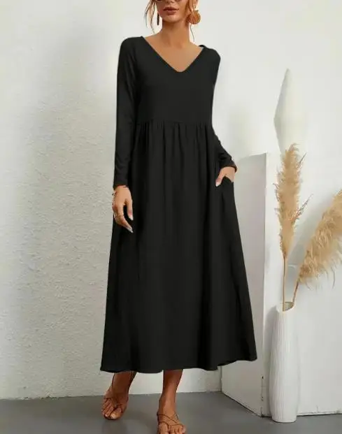 

2025 autumn and winter new solid color women's fashionable temperament V-neck simple multifunctional long sleeved dress