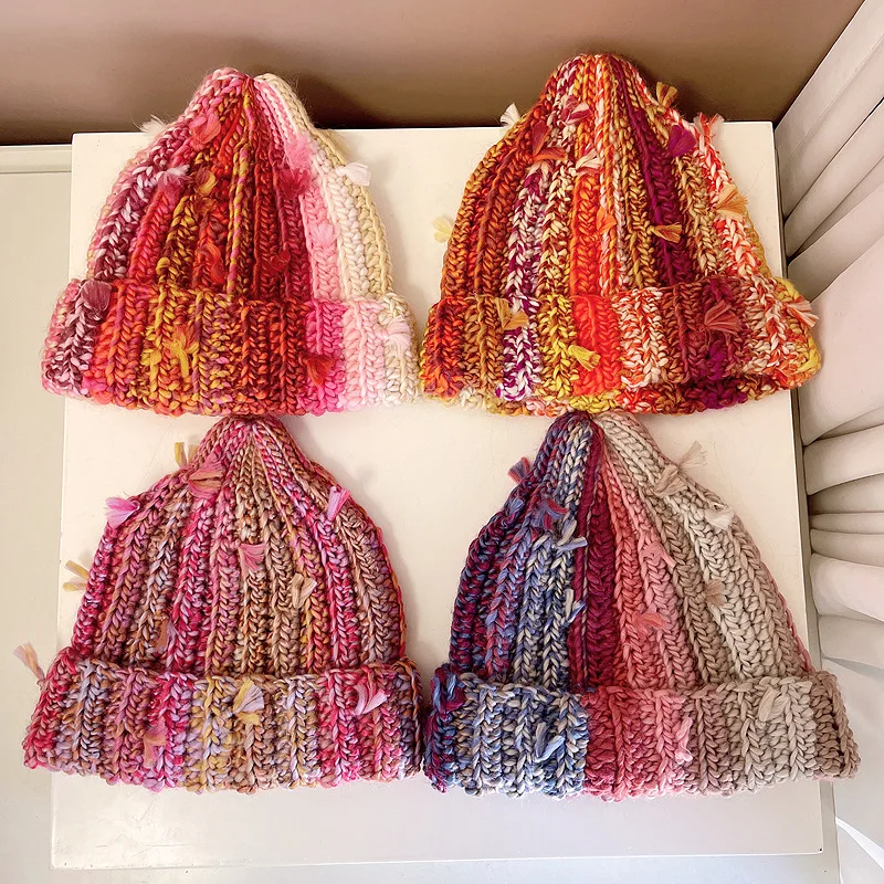 

Niche Colored Woolen Hat for Women's Autumn and Winter Warmth Ear Protection Contrasting Color Knitted Hat