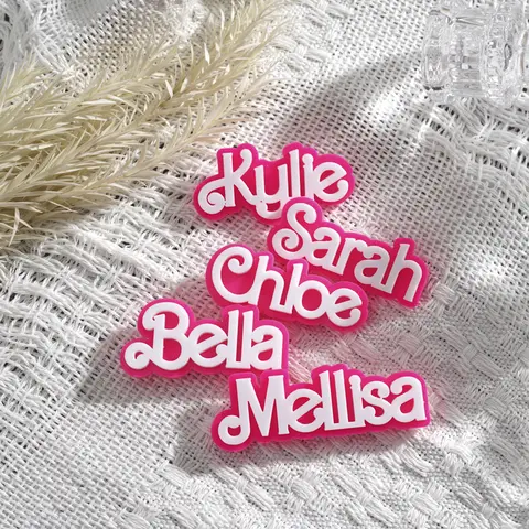 Customized personalized acrylic name brooch featuring a cute cartoon design—the perfect gift for a female friend.