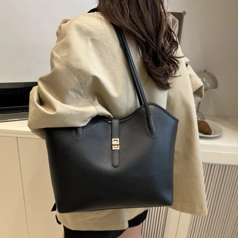 Elegant Large Capacity Women's Tote Bag, Classic Metal Buckle, Soft Textured Retro Handbag, for Commuting Casual Shoulder Purse