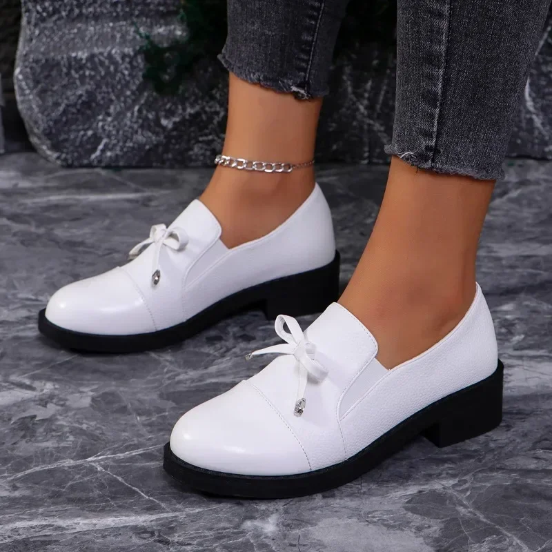 2024 New Fashion Solid Color Women's Shoes Round Toe Comfortable and Versatile Women's Outerwear Workplace Slip-On Women's Boots