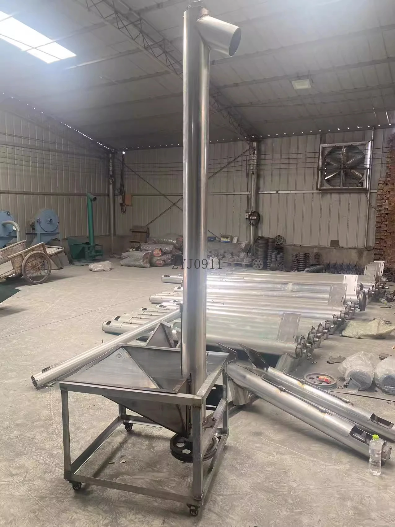 Dragon pellet conveyor Screw elevator Feed feeding and grain suction machine