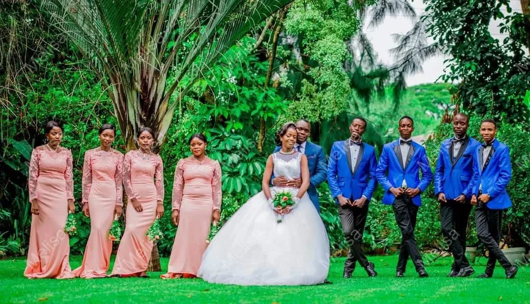 Customized Simple Sleeveless Lace Ballgown Wedding Dresses Sweep Vestido De Noiva Princesa Cheap Bridal Gowns