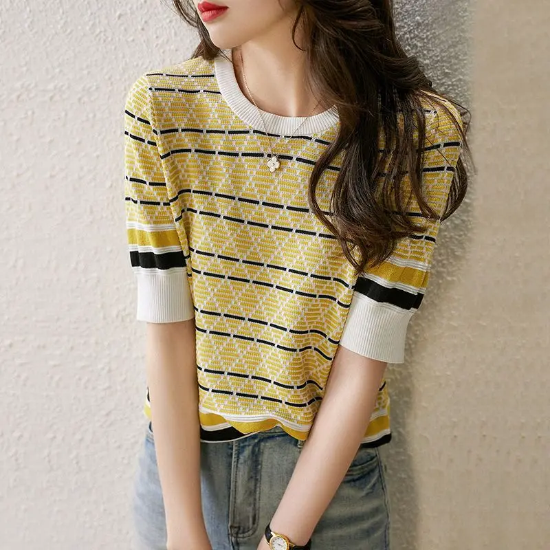 Simplicity Casual Summer Thin Style Ice Silk Women's O-Neck Striped Contrast Color Screw Thread Loose Short Sleeve Knit Tops