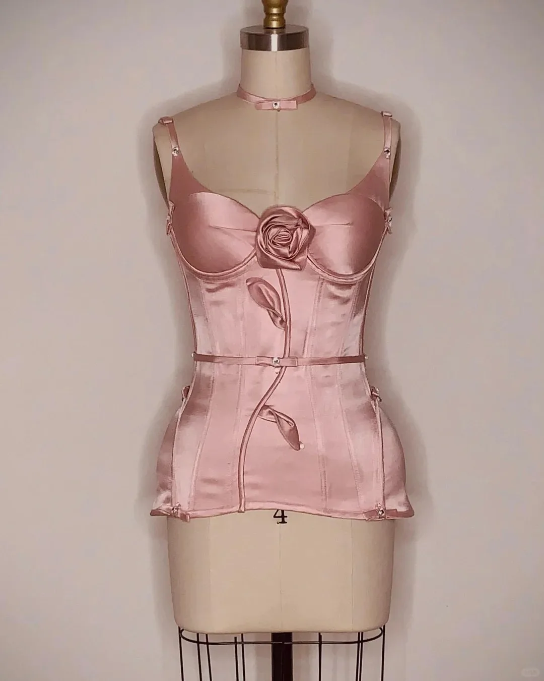 custom Sexy Satin Rose Corset Mini Prom Dress with Beaded Tight Cocktail Dresses Bustier Outfit Y2K Pink Birthday Party Gowns