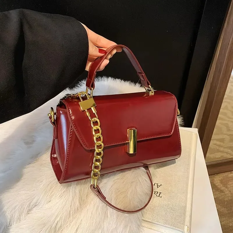 

Classic Parisian Leather Handbag Women Vintage Crossbody Purse Minimalist Designer Tote Casual Solid Color Messenger Shopper