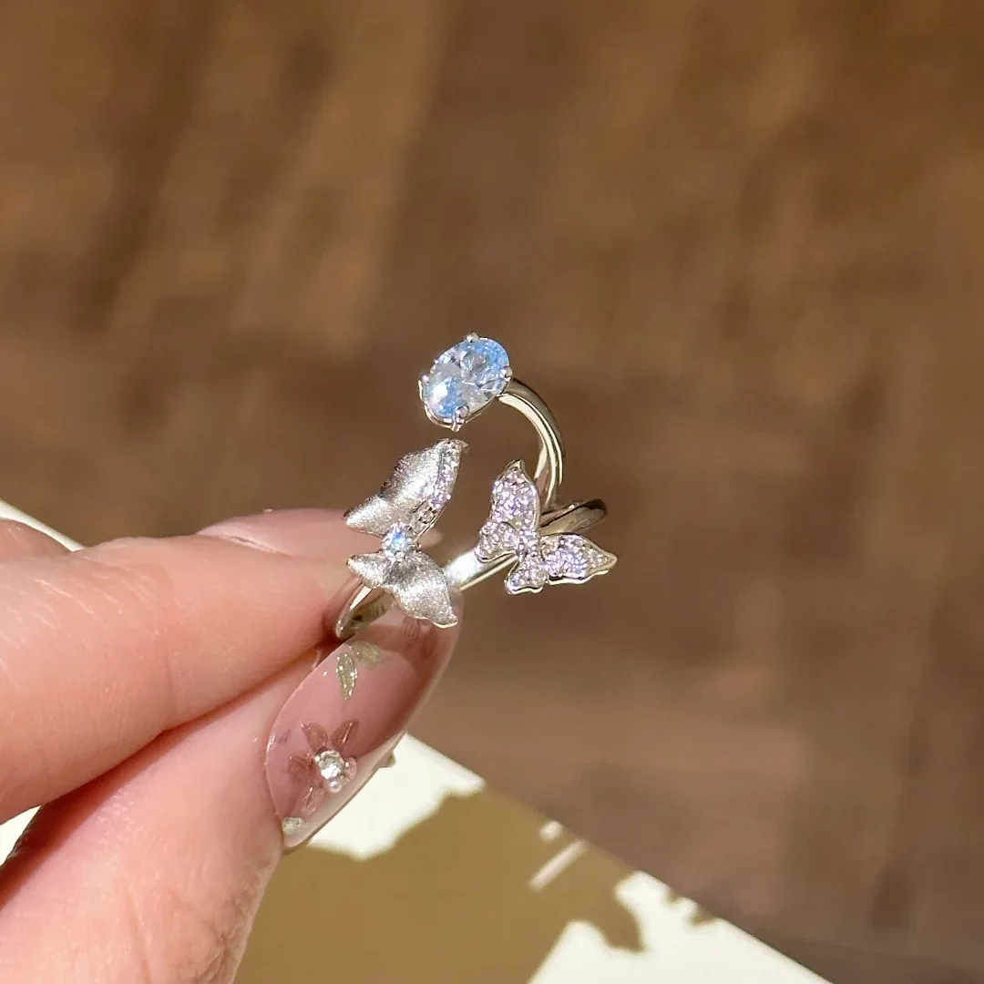 

Foydjew Fashion Exquisite Butterfly Design Silver Color Rings with Sea Blue Zircon Open Adjustable Ring For Women