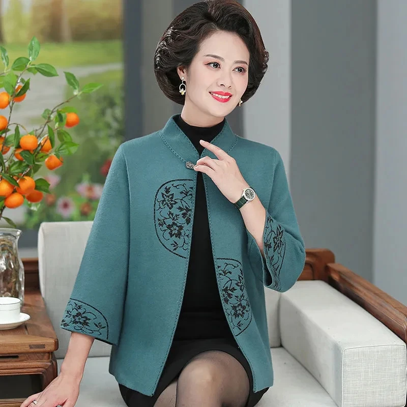 Temperament Mother Trench Coat Spring And Autumn Coat Short Vintage 2022 New Middle-Aged Female\'s Sweater Cardigan Diamond