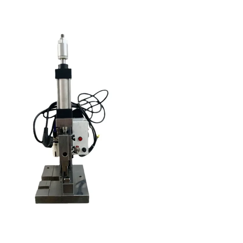 

Automatic zipper cutting and cutting lace machine
