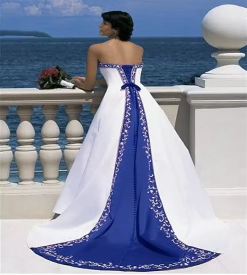 

Retro Gothic Embroidery Wedding Dress Blue Purple White A Line Beach Satin Strapless Bridal Dress Corset Red Bride Customized