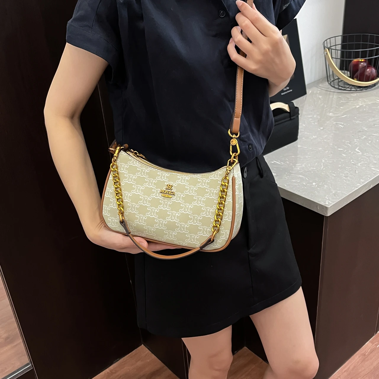 여성을 위한 럭셔리 미니멀리스트 빈티지 세련된 크로스바디 백 레저 및 비즈니스에 완벽한 우아한 솔리드 컬러 디자인