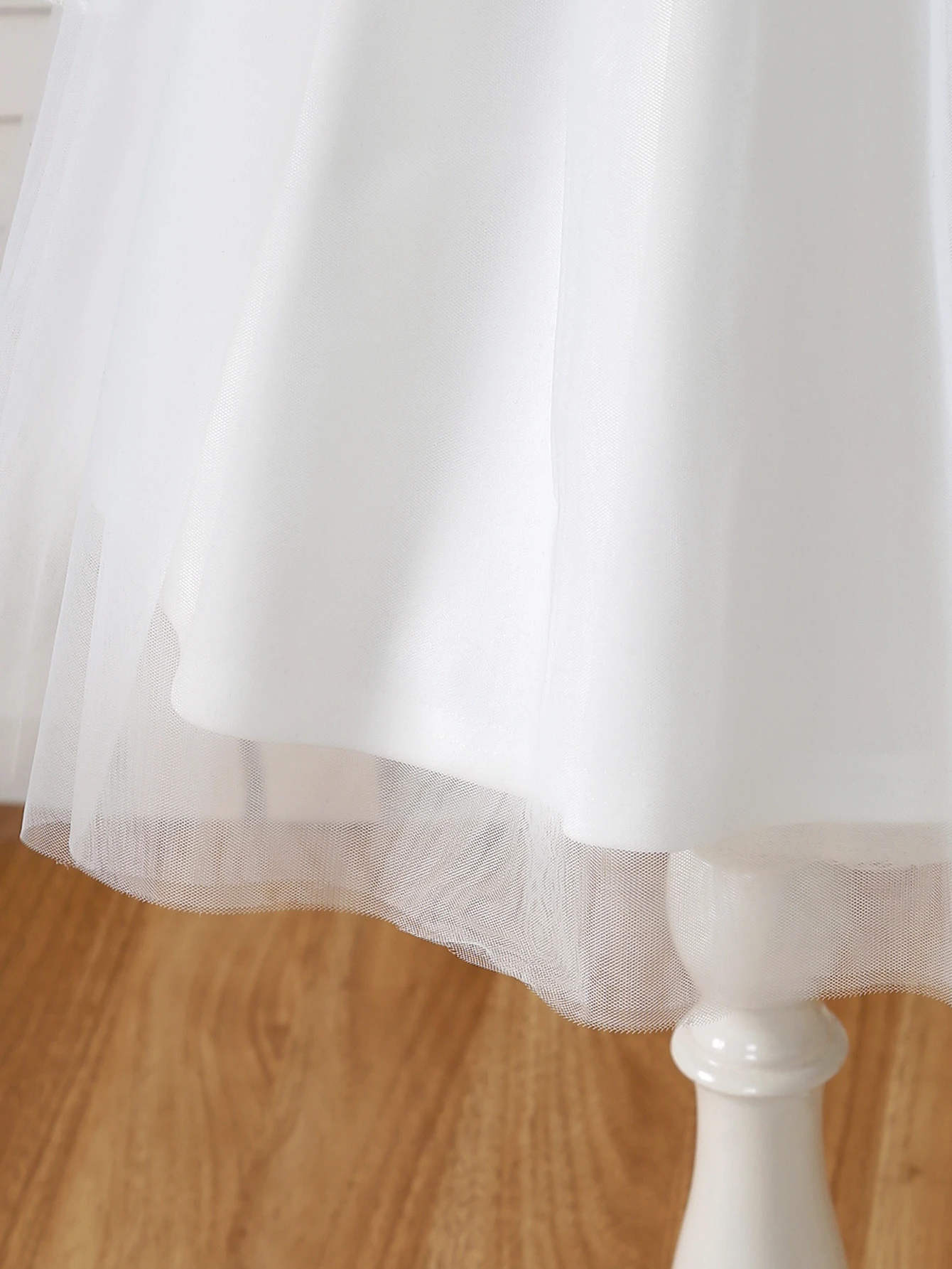 Süßes und bezauberndes, langärmliges, rückenfreies Prinzessinnenkleid mit Spitze und Tüll für Mädchen im Frühling und Herbst – Detail 7