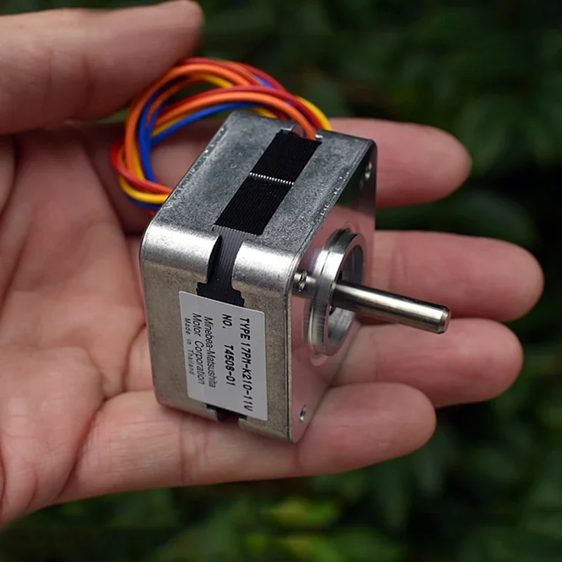 

Minebea NEMA 17 42MM 2-Phase 4-Wire Hybrid Stepper Motor with 5mm Shaft for RepRap 3D Printer Prusa CNC Robot Engraving Machine