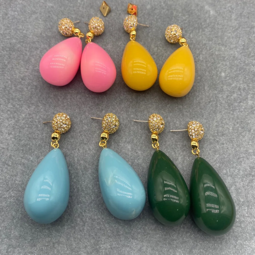 

European and American Genius Designers Create Fashionable and Casual Large Colored Plexiglass Earrings