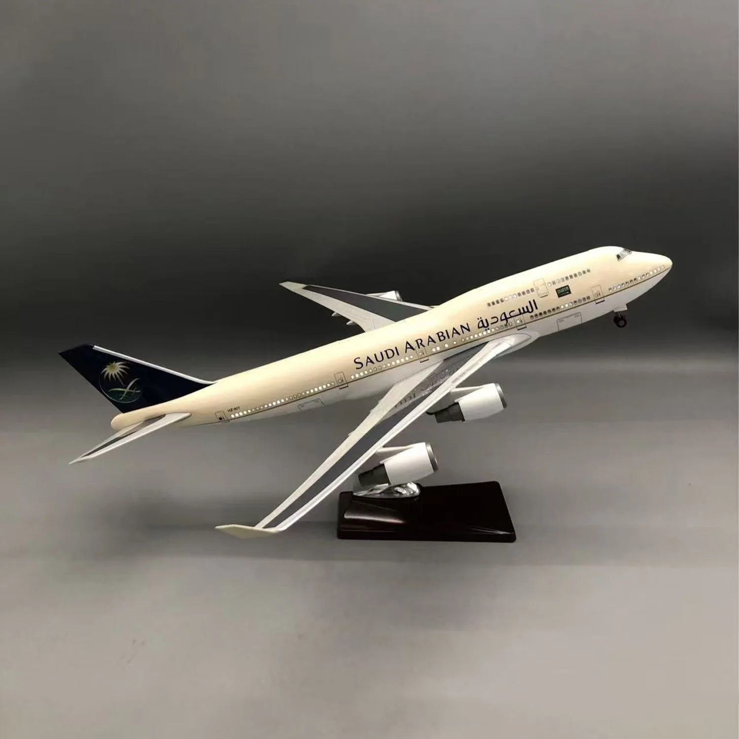

47cm Etihad Airways B747 Resin Airplane Models Hatches Can Be Opened Scale Aircraft Diecast LED Light Static Display Toy Planes