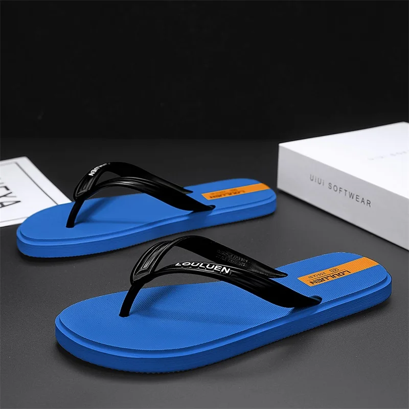 Hot Style Men's Flip-flops Fashion Versatile Mens Sandal Slipper Light Men Beach Shoe Trendy Mens Sandal Anti-slip Slipper