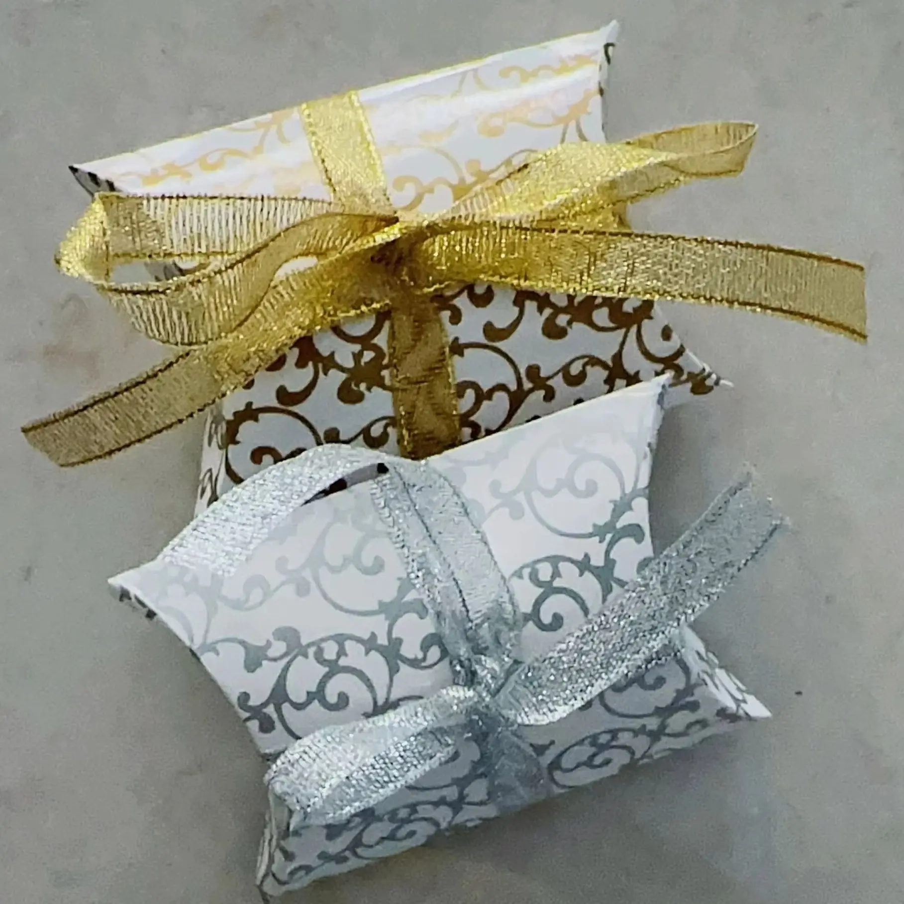 20pcs Pillow Shape Small Candy Packaging Box,Gold Chocolate Boxes with Ribbon,Silver Wedding Favor Boxes for Party Decoration