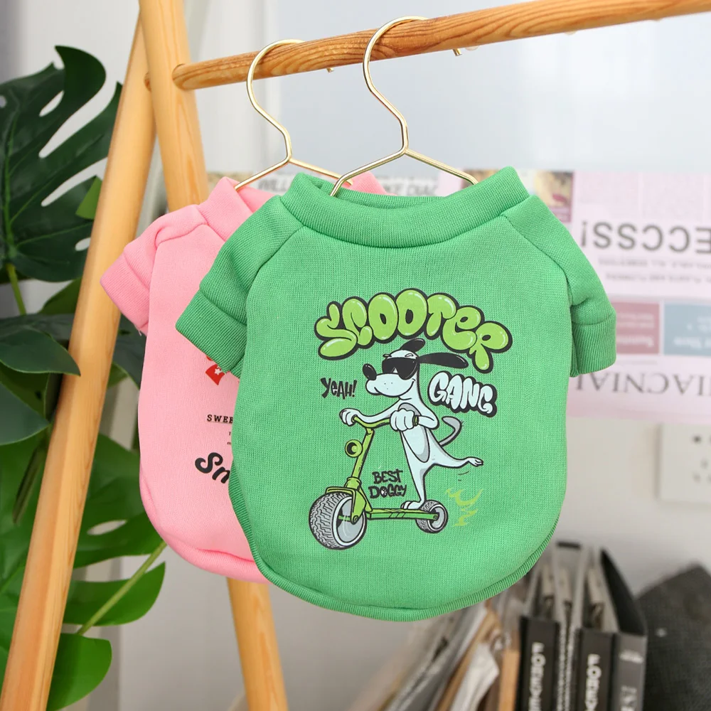 Autumn and winter pet clothes cute and stylish cartoon round neck hoodie super cute cat and dog universal clothes