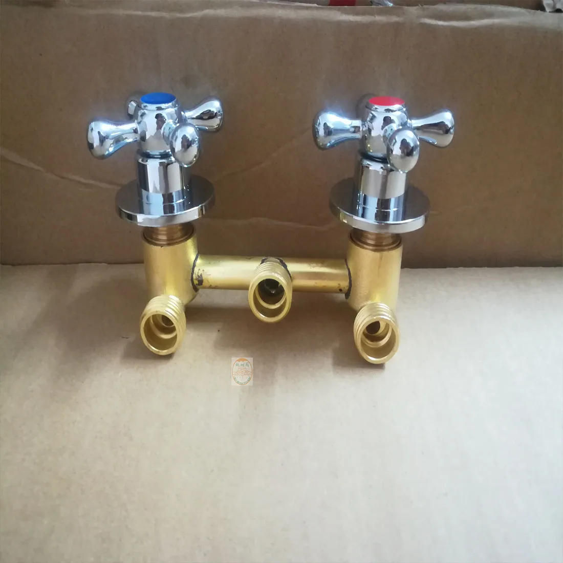 

New foot-washing, foot-bath, three-way copper pipe connecting pipe, hot and cold water fittings for bath, shampoo bed, 10cm, jus