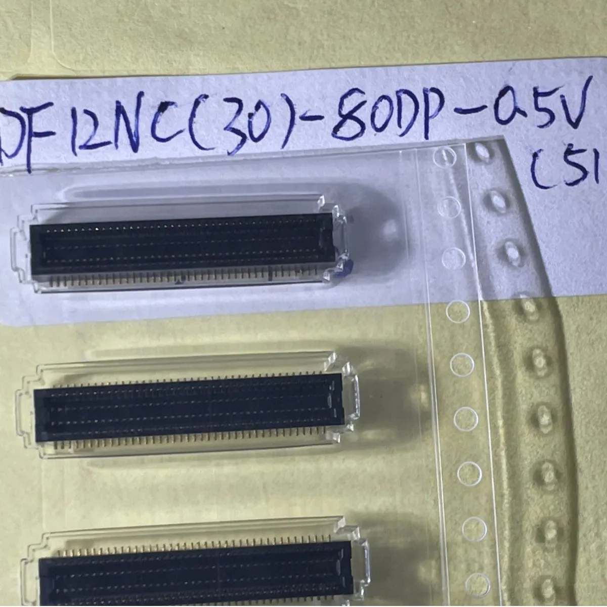 

HRS original DF12NB DF12NC DF12D(3.0)-60DP-0.5V(51)(81) 80DP 0.5MM IC chip integrated circuit