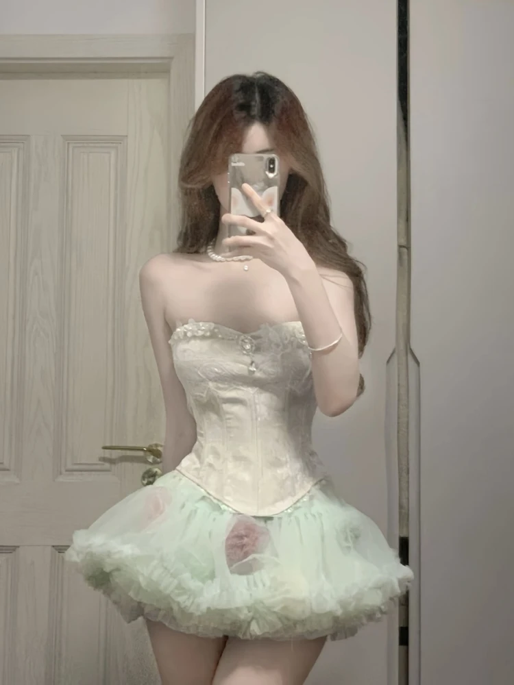 

Burjuman Pure Desire Cloud Short Skirt Set Women's Chic Fashion Ensemble Floral Embroidery Tube Top And Puffy Short Skirt