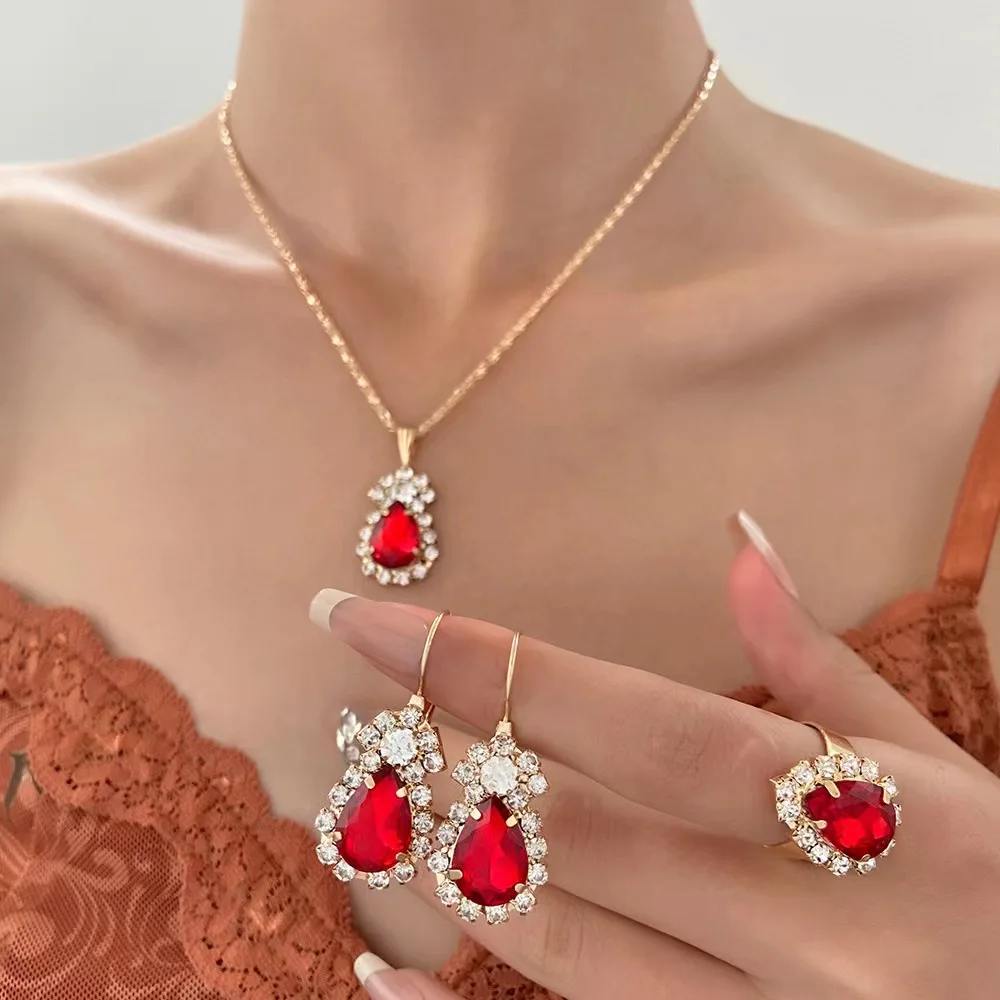 

Versatile Lady Crystal Necklace Droplet Jewelry Set Personalize Fashion Colored Diamond Necklace Earring Ring Set Bridal Jewelry